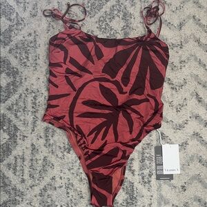 Vitamin A Women’s XL One Piece Swimsuit New with Tags Pink & Brown Patterned